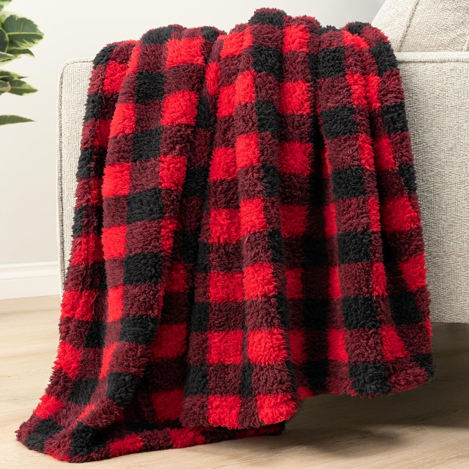 Sherpa Throw Blanket for Couch Sofa, Black Red Checkered Fluffy Warm Plush Blanket for Bed, Cozy Super Soft Lightweight Throw, Fuzzy Decorative Blanket, All Season Home, 50X60